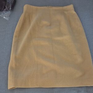 Elegant Yellow Skirt Size 6 New York Jones